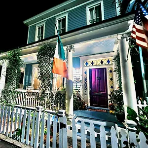 Zia Gianna Homestay Savannah