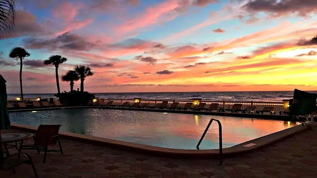 Beach Getaway 2 Queen Bed Studio 809 Apartment Daytona Beach